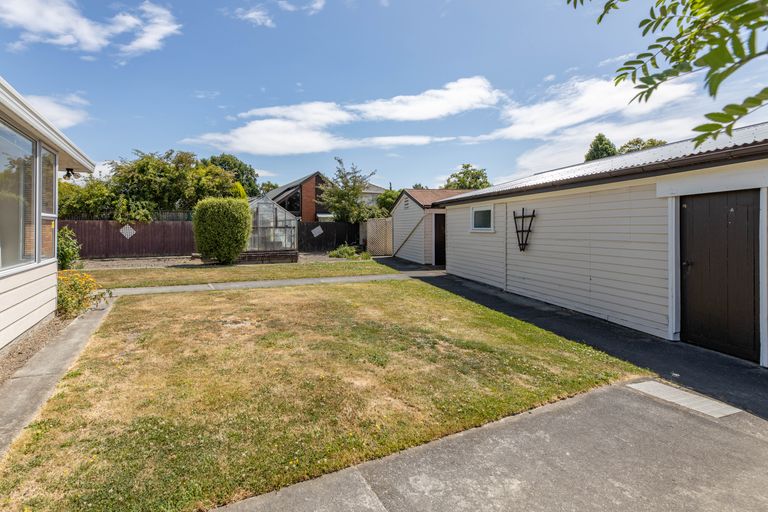 Photo of property in 1/8 Kyeburn Place, Avonhead, Christchurch, 8042