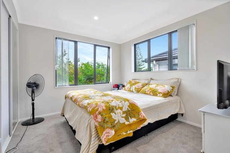 Photo of property in 9d Kingdale Road, Henderson, Auckland, 0610