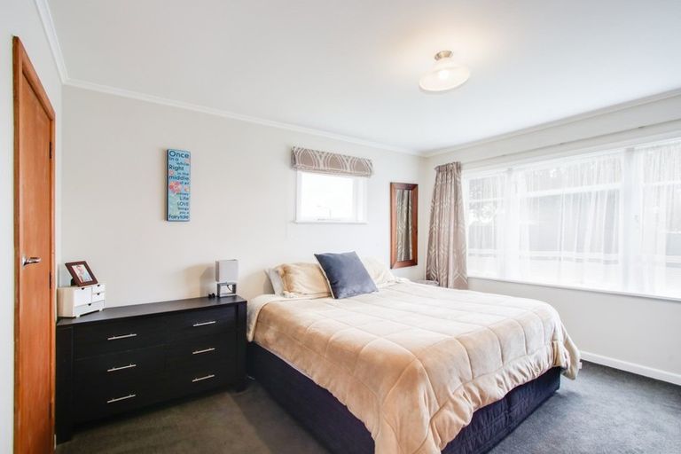 Photo of property in 6 Oxford Street, Taradale, Napier, 4112