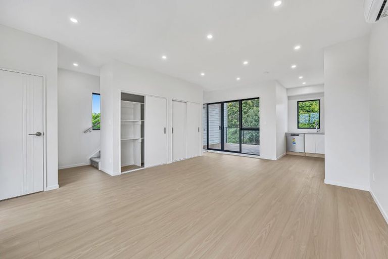 Photo of property in 4/163 Edmonton Road, Te Atatu South, Auckland, 0610