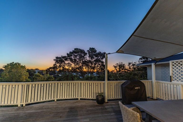 Photo of property in 26 Baring Terrace, Strandon, New Plymouth, 4312