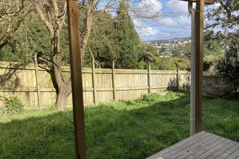 Photo of property in 30 Redwood Drive, Massey, Auckland, 0614