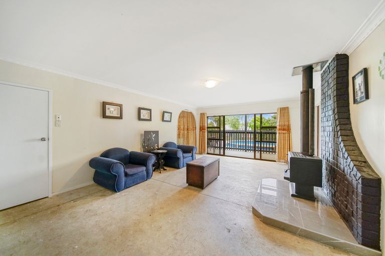 Photo of property in 78 Racecourse Road, Waiuku, 2123