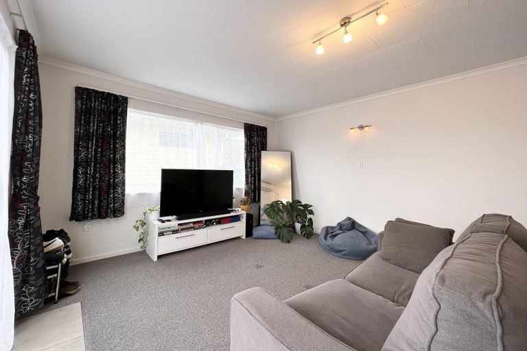 Photo of property in 19 Hauraki Crescent, Pinehill, Auckland, 0632