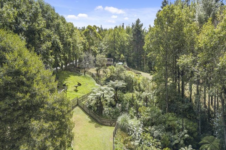 Photo of property in 2 Cowan Bay Road, Pohuehue, Warkworth, 0983