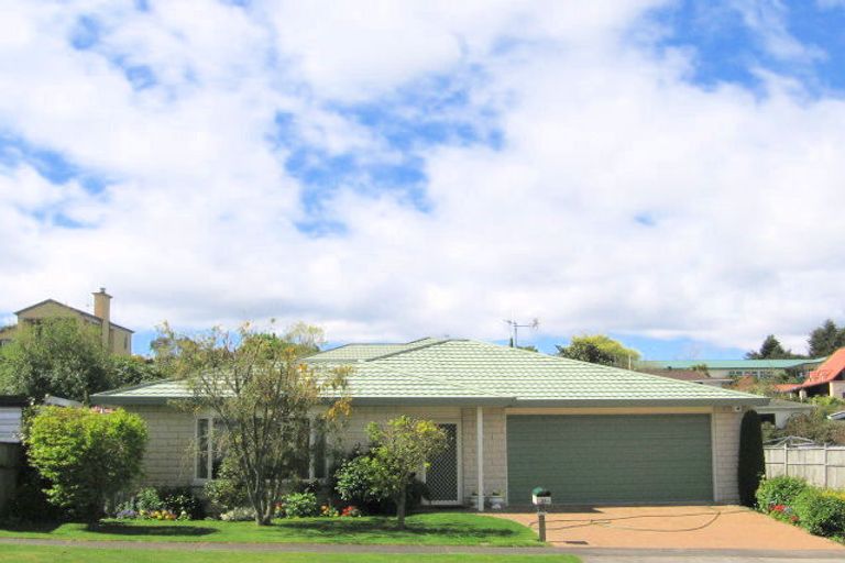 Photo of property in 38 Kurupae Road, Hilltop, Taupo, 3330