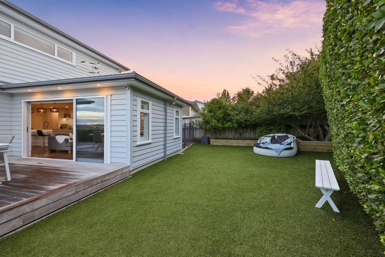 Photo of property in 24 Judkins Crescent, Cockle Bay, Auckland, 2014