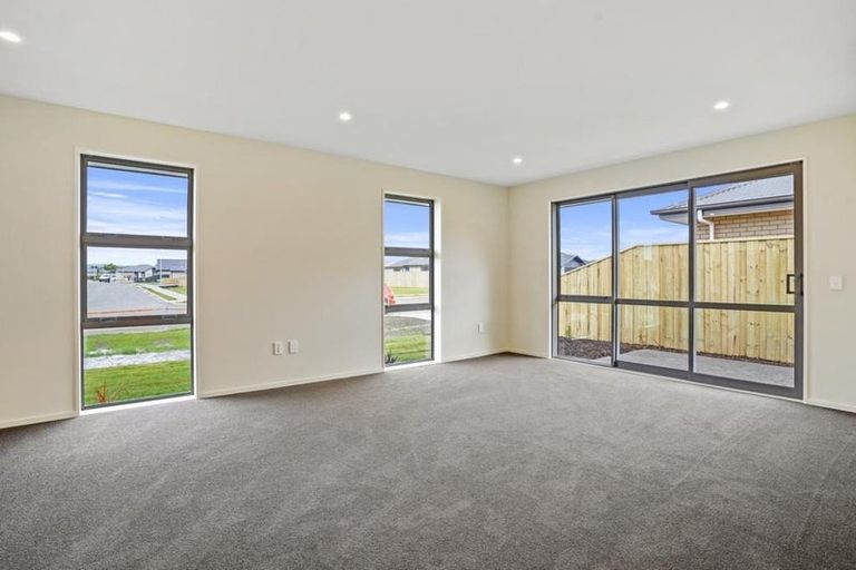 Photo of property in 73 Hilton Drive, Amberley, 7410