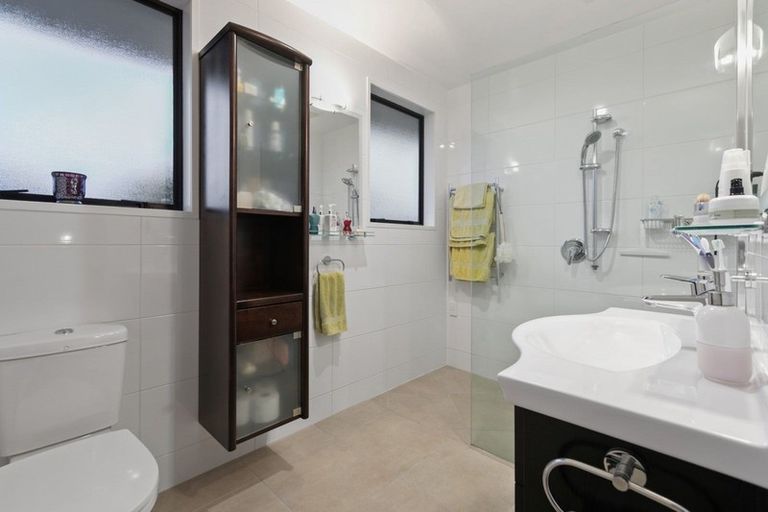 Photo of property in 13 Hinewa Road, Otumoetai, Tauranga, 3110