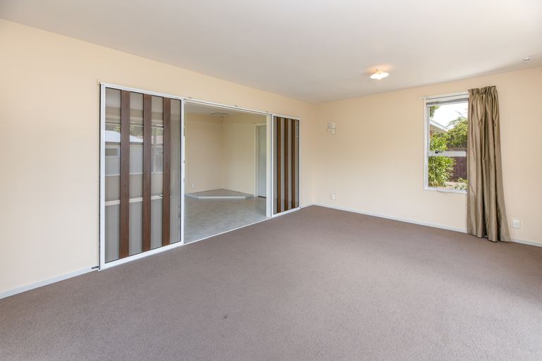 Photo of property in 1/8 Kyeburn Place, Avonhead, Christchurch, 8042