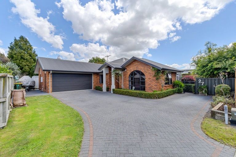 Photo of property in 27 Somerton Drive, Huntington, Hamilton, 3210