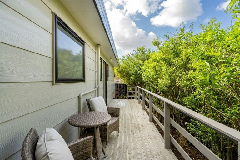 Photo of property in 2/8 Lingfield Street, Glenfield, Auckland, 0629