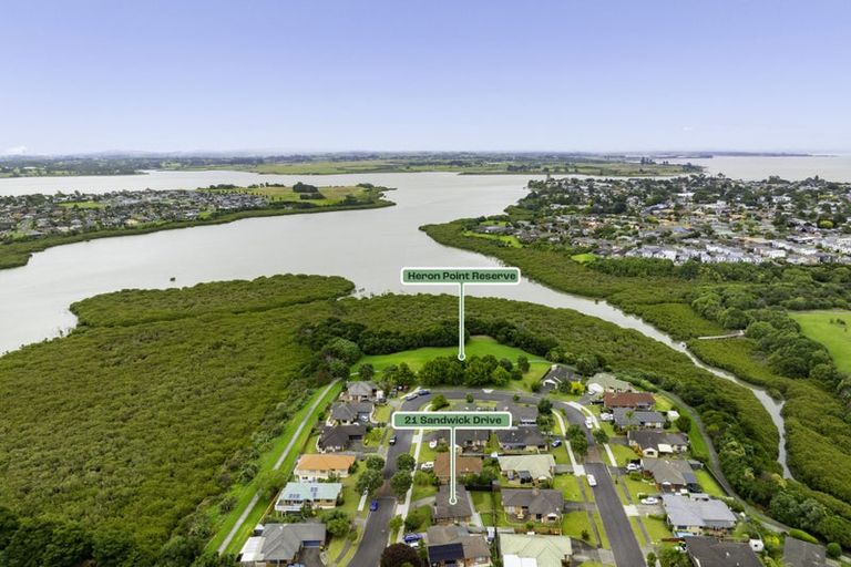 Photo of property in 21 Sandwick Drive, Weymouth, Auckland, 2103