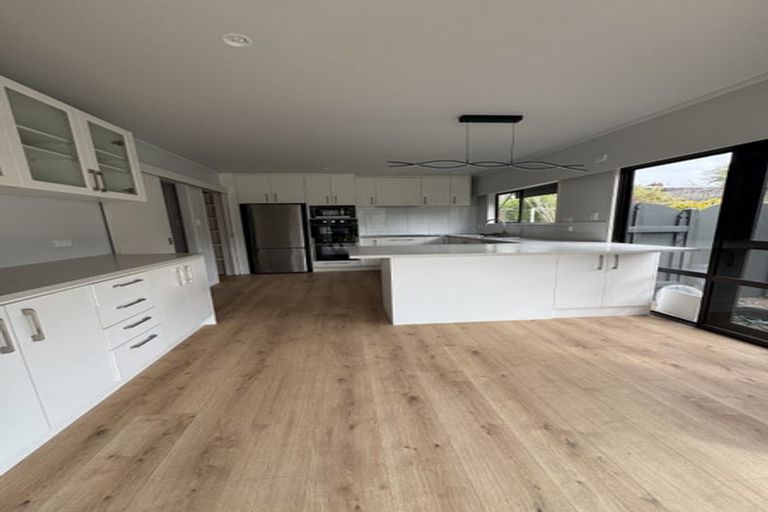 Photo of property in 8 Terrylyn Drive, Hillcrest, Auckland, 0627