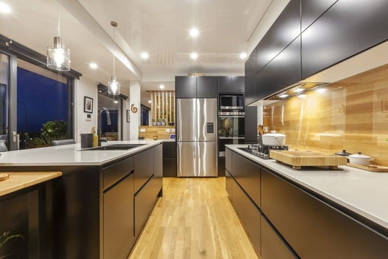 Photo of property in 101 Kakariki Grove, Waikanae, 5036