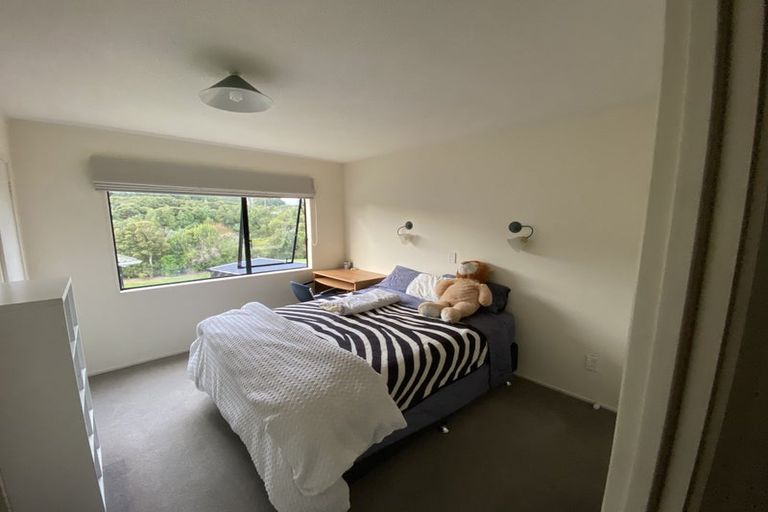 Photo of property in 1/13a Kitewao Street, Northcote, Auckland, 0627