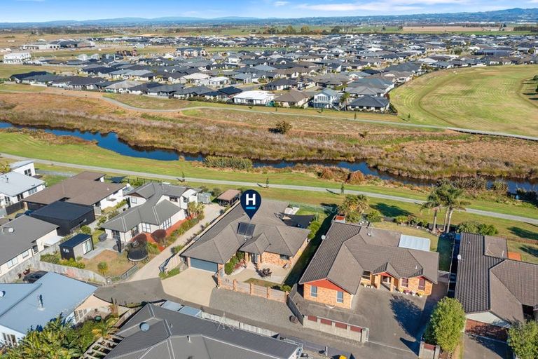 Photo of property in 27 Sarah Place, Papamoa Beach, Papamoa, 3118
