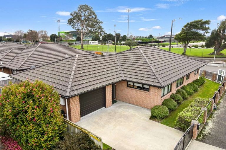 Photo of property in 49 Cuba Street, Takaro, Palmerston North, 4412