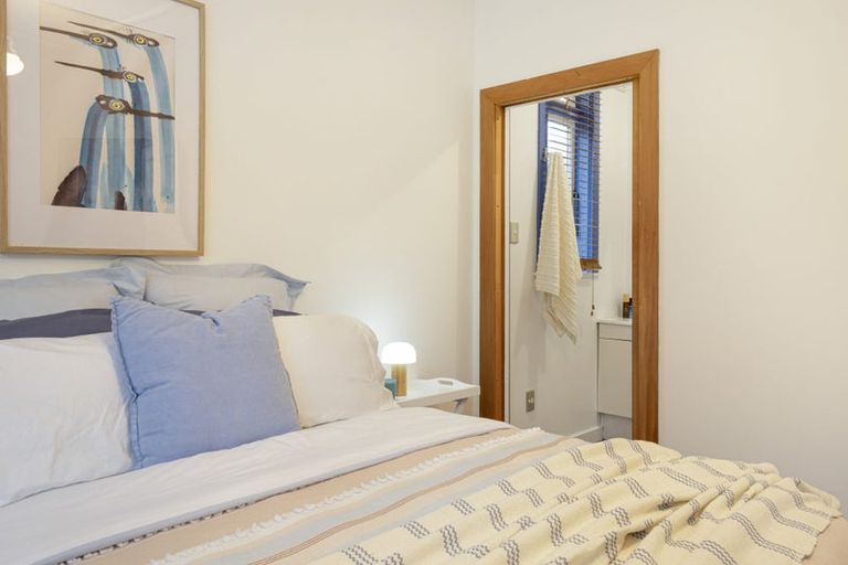 Photo of property in 92 Townsend Road, Miramar, Wellington, 6022