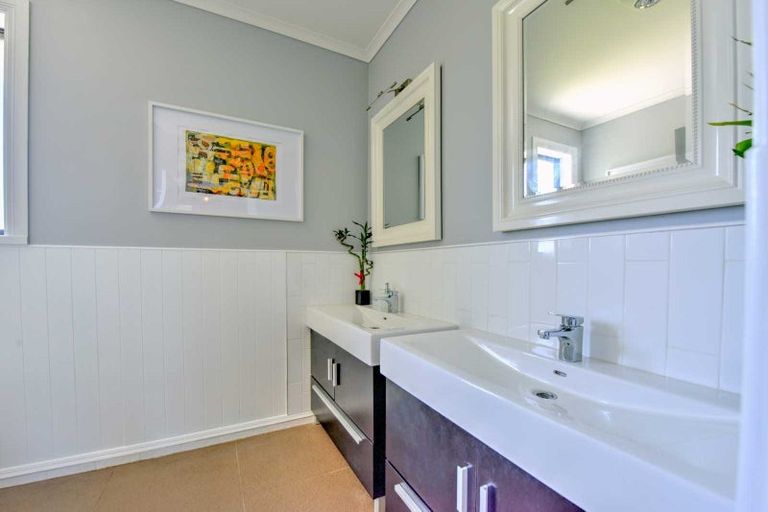 Photo of property in 101 Seaward Road, Edendale, 9825