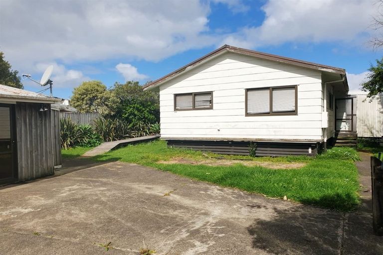 Photo of property in 25 Garelja Road, Henderson, Auckland, 0612