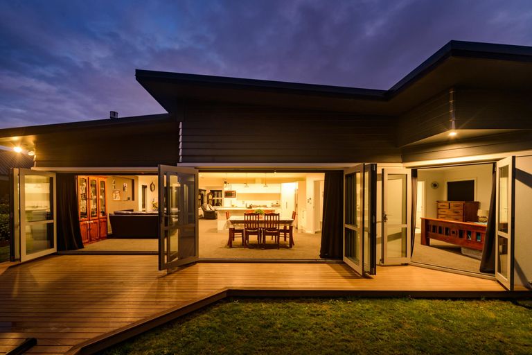 Photo of property in 113 James Line, Kelvin Grove, Palmerston North, 4414