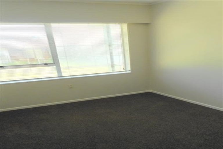 Photo of property in 10f2 Petherick Crescent, Johnsonville, Wellington, 6037