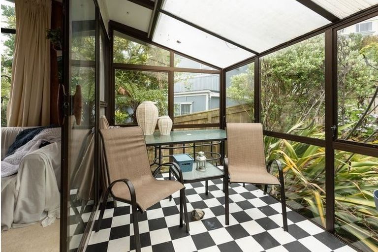 Photo of property in 69 Bedford Street, Northland, Wellington, 6012