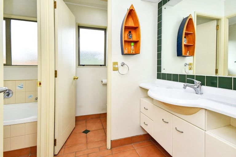 Photo of property in 28 Taka Street, Takanini, 2112