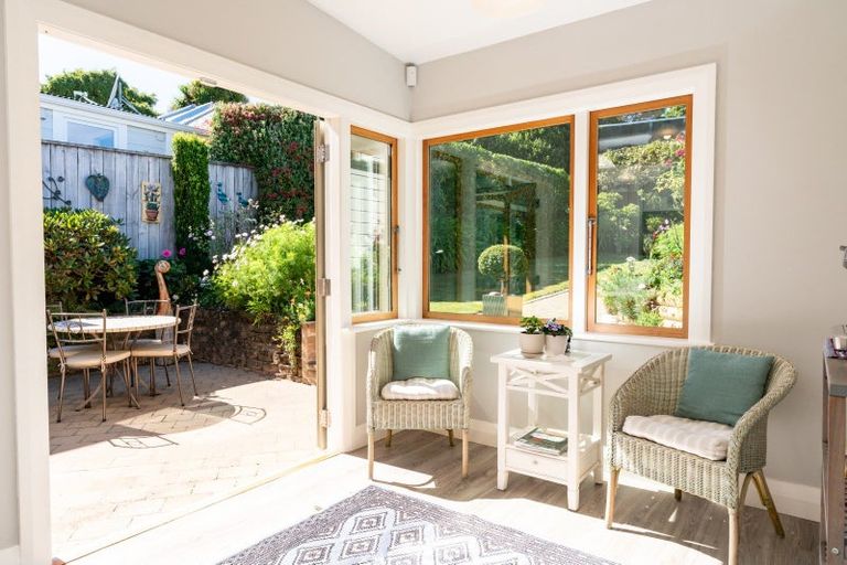 Photo of property in 13 West Road, Northland, Wellington, 6012