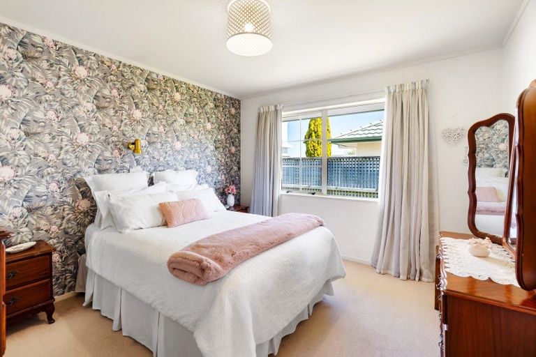Photo of property in 2/406 Lyndon Road East, Hastings, 4122