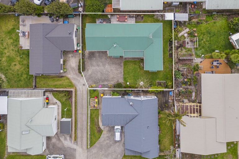Photo of property in 7 Cholmondeley Crescent, Whitianga, 3510