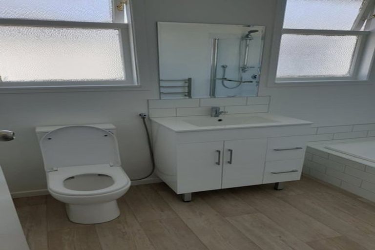 Photo of property in 2 Mariner Street, Mangere, Auckland, 2022