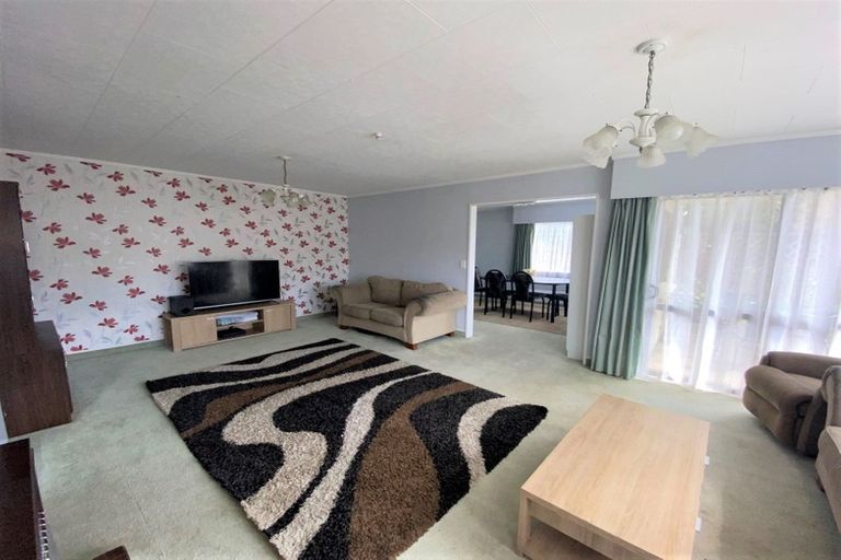 Photo of property in 16 Matai Place, Hawera, 4610