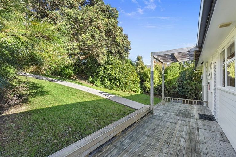 Photo of property in 17 Holt Avenue, Torbay, Auckland, 0630