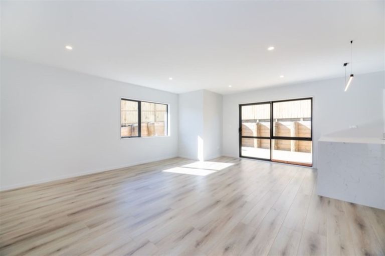 Photo of property in 13 Shibata Rise, Ranui, Auckland, 0612
