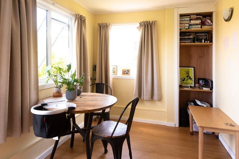 Photo of property in 17 Bedford Street, Northland, Wellington, 6012