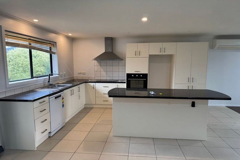 Photo of property in 41 Breaker Grove, Waiuku, 2123
