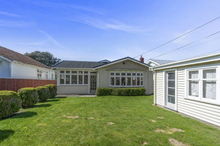 Photo of property in 65 Freyberg Street, Lyall Bay, Wellington, 6022