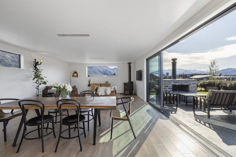Photo of property in 21 Marjon Drive, Wanaka, 9305