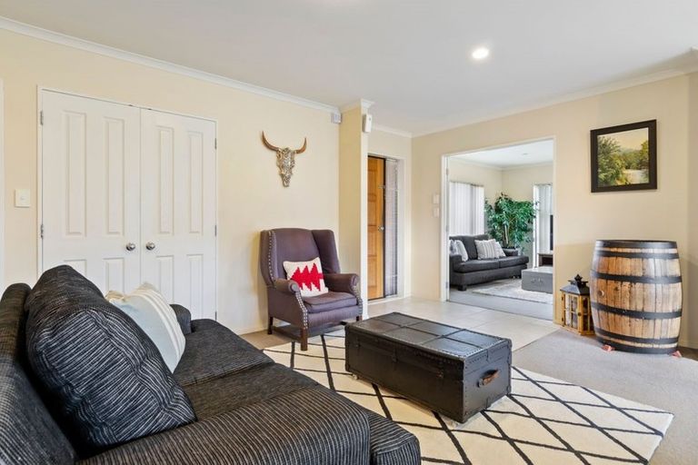 Photo of property in 6 Cathcart Close, Pukekohe, 2120