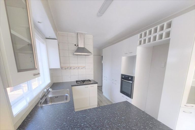 Photo of property in 22 Walworth Avenue, Pakuranga Heights, Auckland, 2010