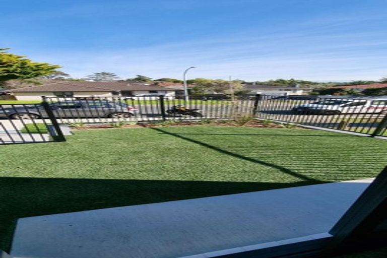 Photo of property in 1/81 Kervil Avenue, Te Atatu Peninsula, Auckland, 0610