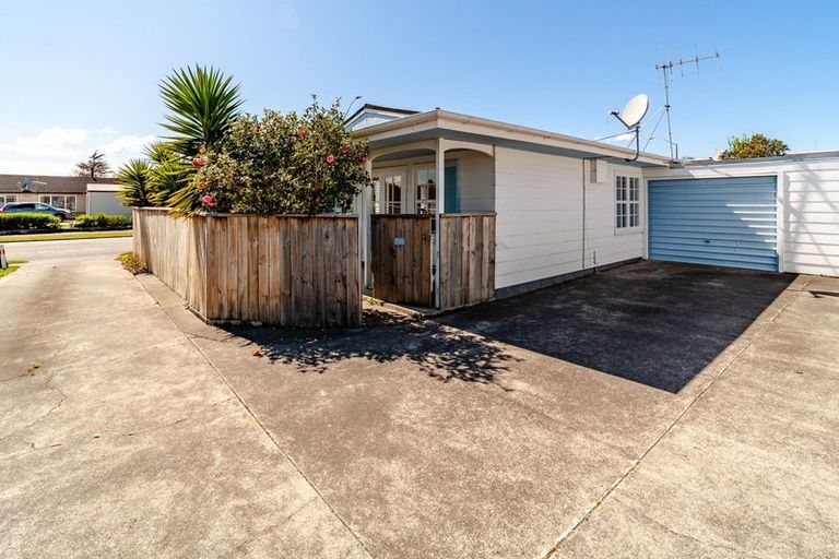 Photo of property in 37 Coventry Avenue, Tamatea, Napier, 4112