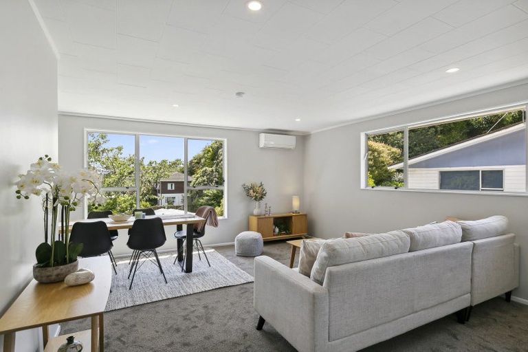 Photo of property in 5 Burdendale Grove, Churton Park, Wellington, 6037