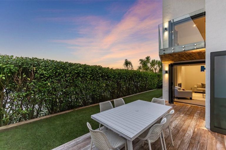 Photo of property in 11 Tuatini Place, Long Bay, Auckland, 0630