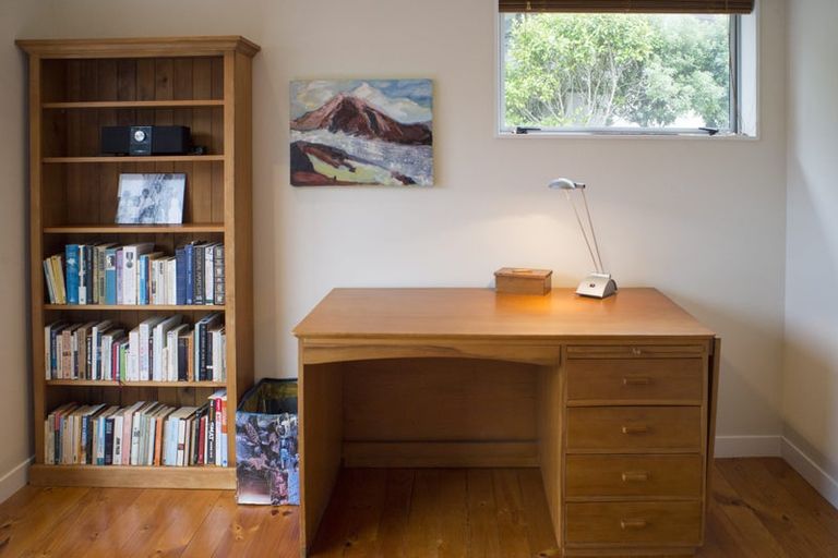 Photo of property in 19f3 Burnham Street, Seatoun, Wellington, 6022