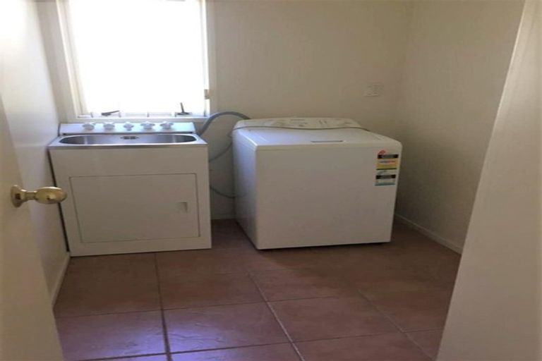 Photo of property in 3/242 Pakuranga Road, Pakuranga Heights, Auckland, 2010