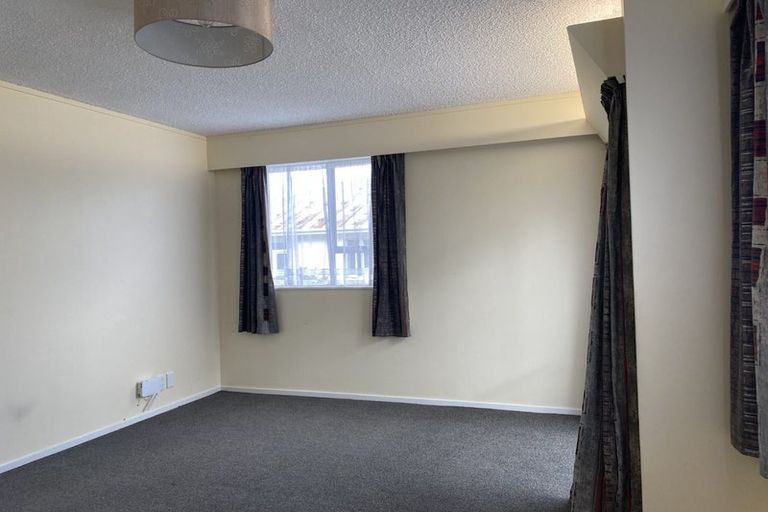 Photo of property in 5 Hawker Street, Mount Victoria, Wellington, 6011