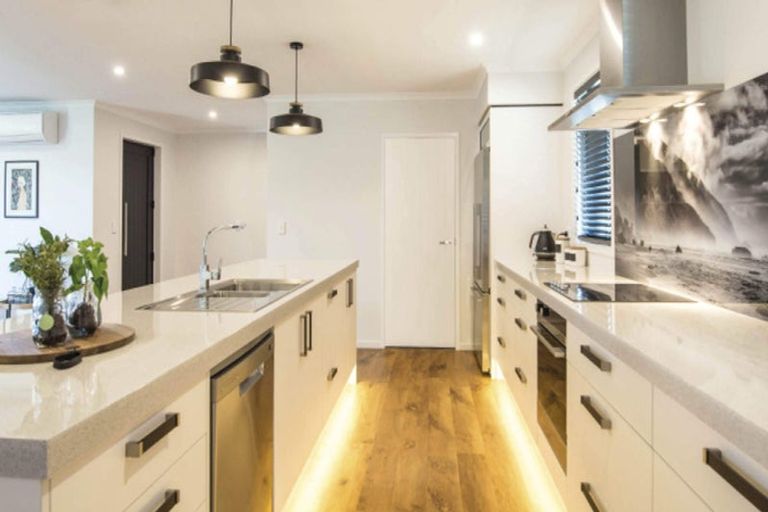 Photo of property in 671 Frankley Road, Hurworth, New Plymouth, 4371